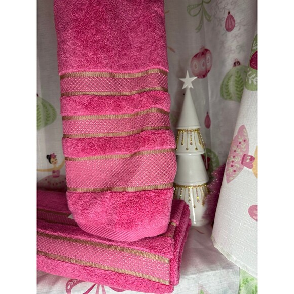 Juicy Couture Bath Towel Set-4 towels - Picture 2 of 5